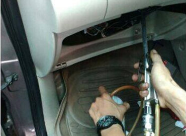 Cuci AC Mobil