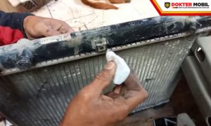 Ada Banyak Cara Mengatasi Radiator Mobil Bocor atau Rusak Namun Hanya Sebagian Cara Berhasil