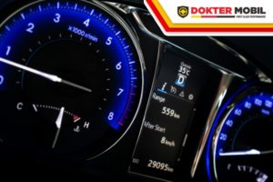 rpm mobil naik sendiri