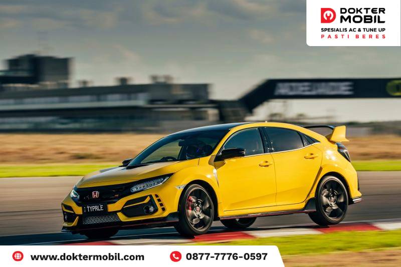 gambar mobil honda civic sedang melaju