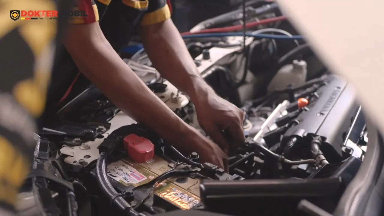 Penyebab AC Mobil Timbul Bau tidak Sedap