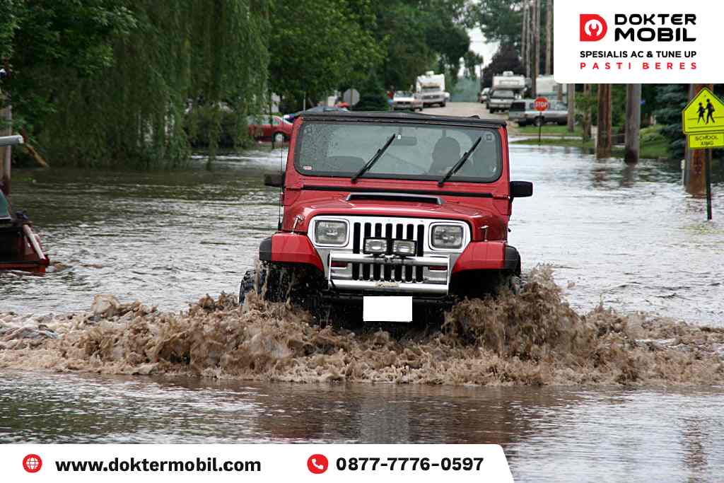 Bedah Fakta Mobil Diesel Tahan Banjir Dibandingkan Mobil Bensin