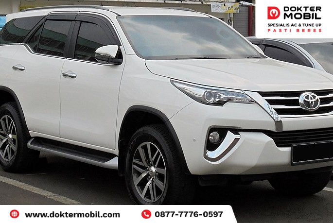 Adu Perbandingan Fortuner Bensin dan Solar