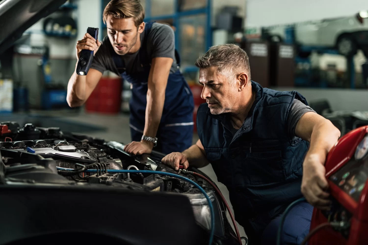 Bengkel Service AC Mobil Daihatsu Sambikerep: Jaga Kesegaran Kabin Mobil